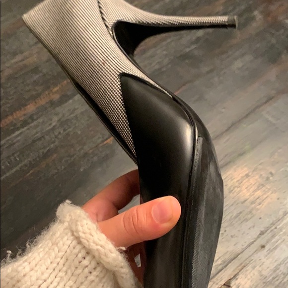 High Heels - Picture 3 of 6